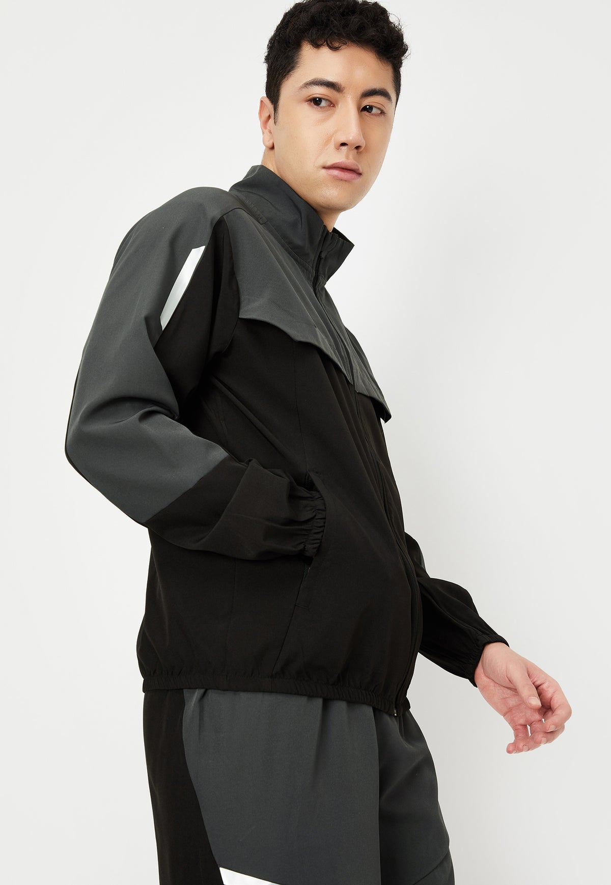 Ayke Men Colourblock Lightweight Active Jacket – Black – view 3